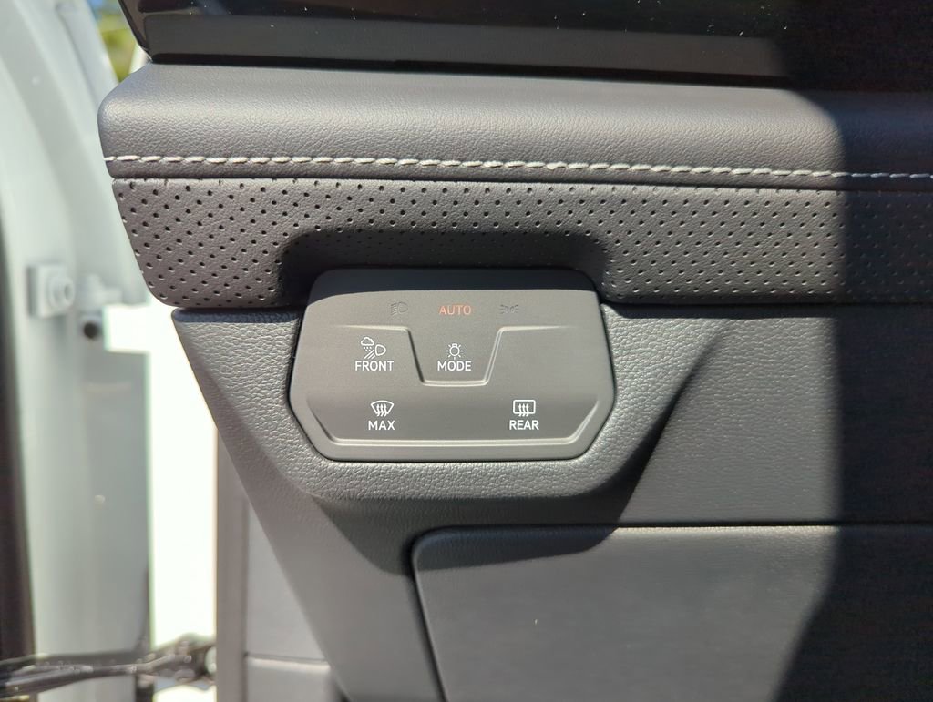 New 2026 Volkswagen Atlas Cross Sport SE image 35