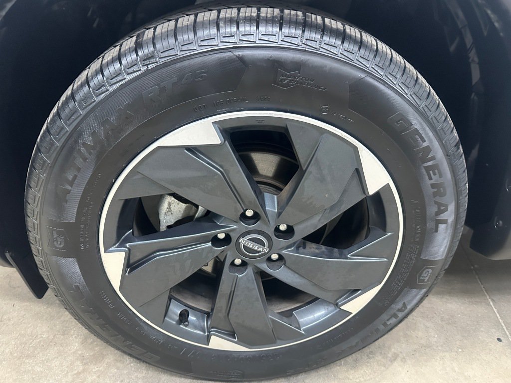 Used 2024 Nissan Rogue SV AWD/4WD image 34