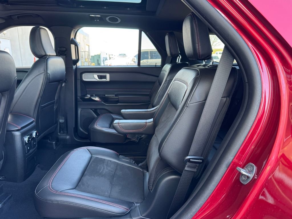 Used 2023 Ford Explorer ST-Line w/ Class IV Trailer Tow Package AWD/4WD image 27