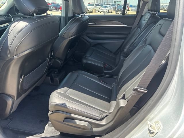 Used 2023 Jeep Grand Cherokee L Limited AWD/4WD image 29