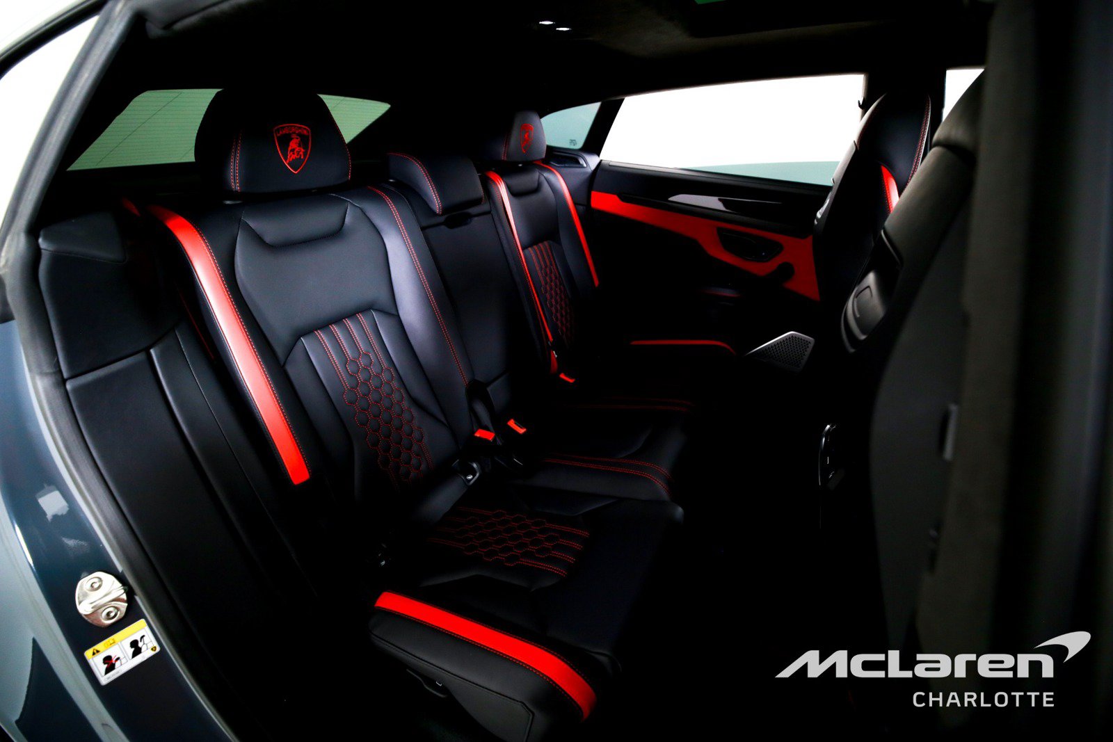 Used 2025 Lamborghini Urus SE AWD/4WD image 25