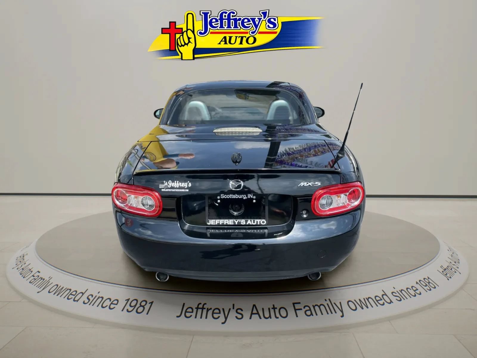 Used 2015 MAZDA MX-5 Miata Grand Touring w/ Premium Package RWD image 4