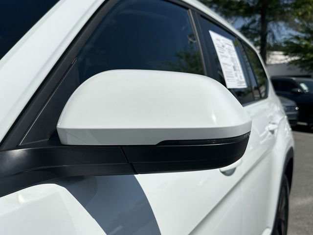 Used 2025 Volkswagen Atlas SE w/ Black Wheel Package FWD image 10