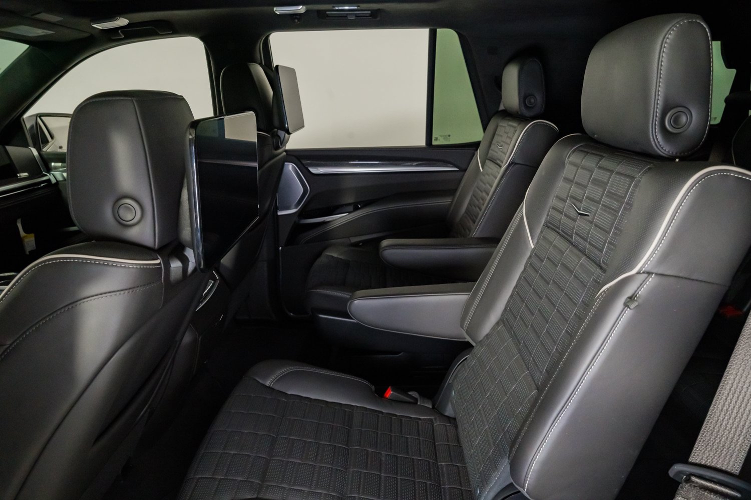Used 2025 Cadillac Escalade V AWD/4WD image 26