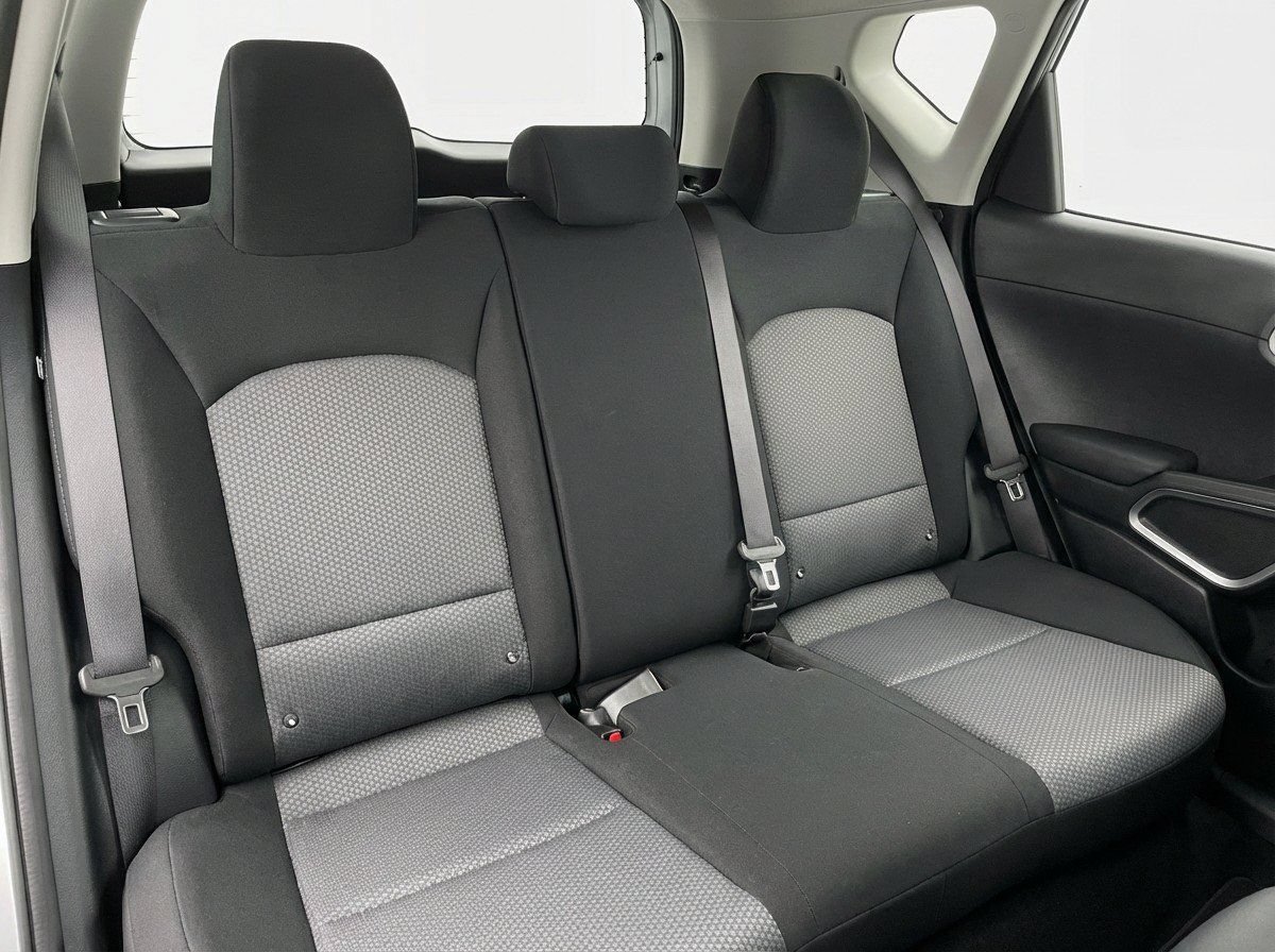 Used 2025 Kia Soul LX w/ LX Technology Package FWD image 17