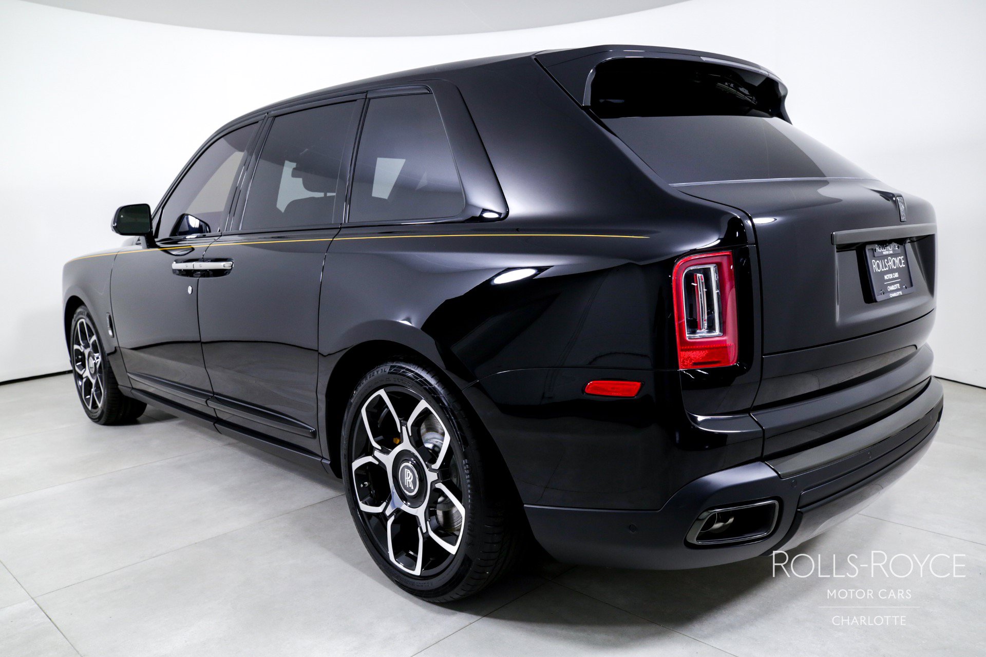 Certified 2024 Rolls-Royce Cullinan Black Badge w/ Dark Exterior Package AWD/4WD image 8