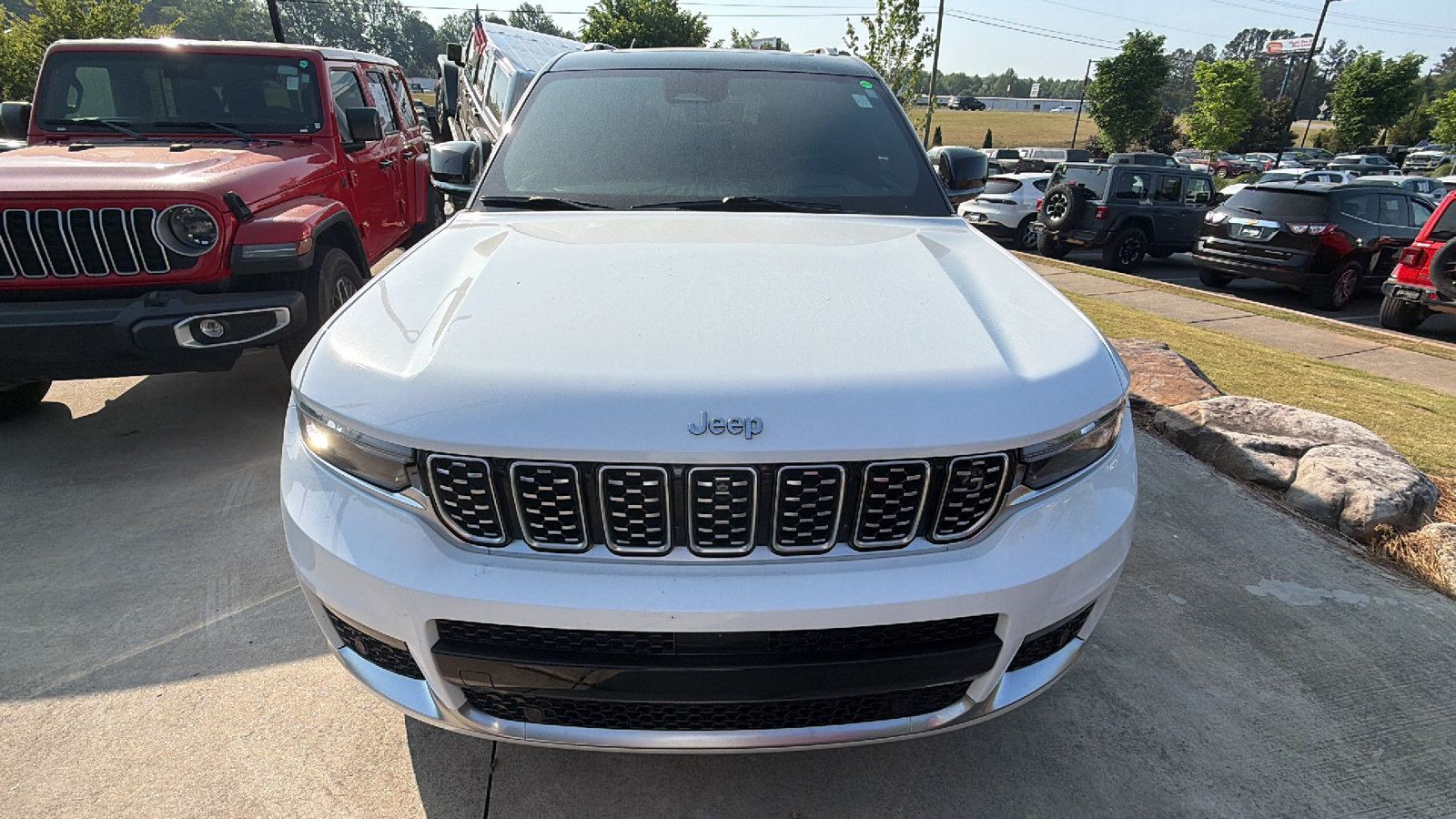 Used 2021 Jeep Grand Cherokee L Summit AWD/4WD image 3