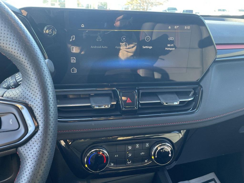 Certified 2024 Chevrolet TrailBlazer RS w/ Driver Confidence Package image 11