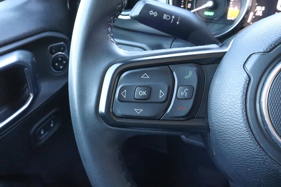 Used 2023 Jeep Wrangler Unlimited AWD/4WD image 31