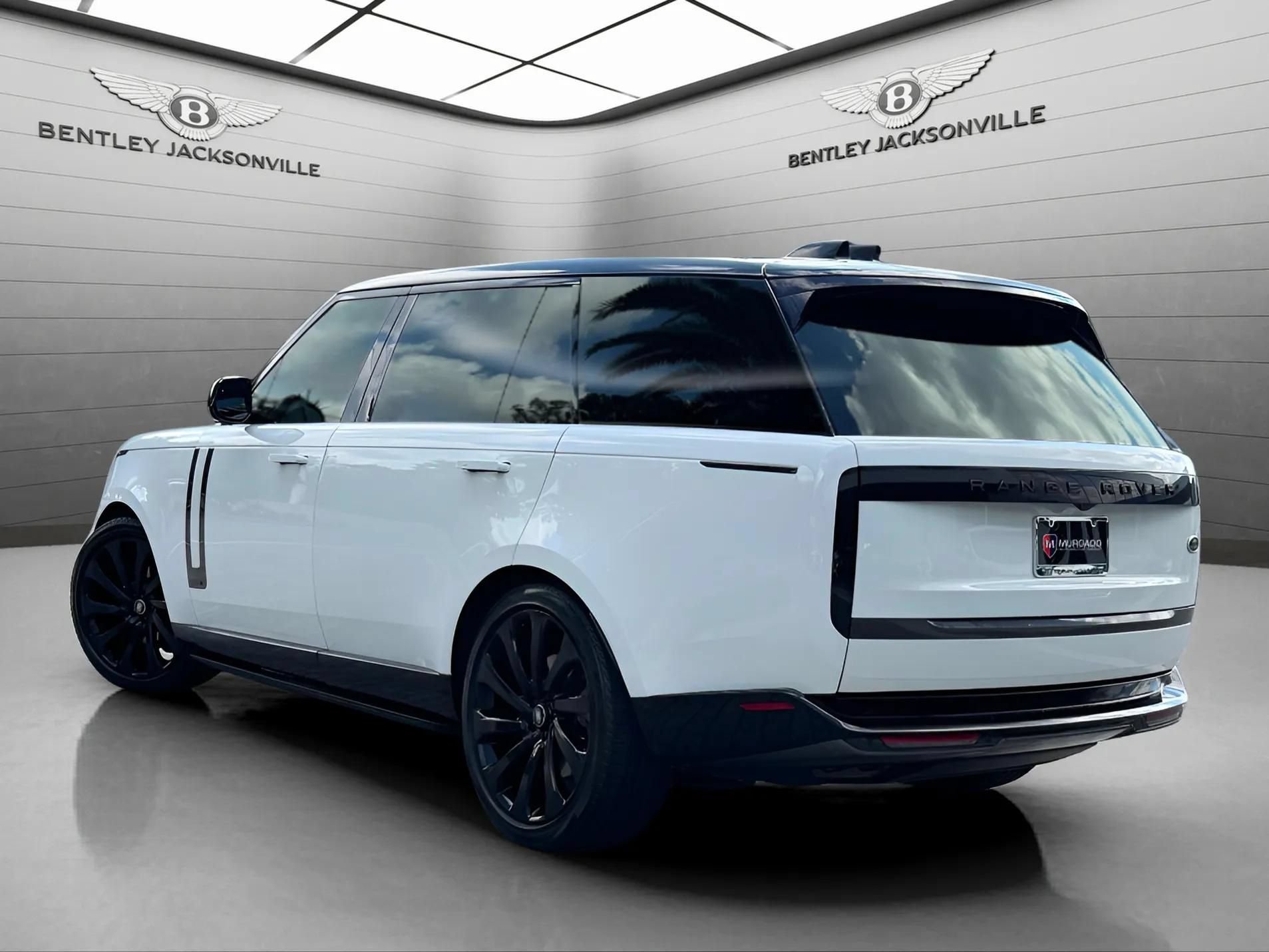 Used 2023 Land Rover Range Rover Long Wheelbase Autobiography AWD/4WD image 3