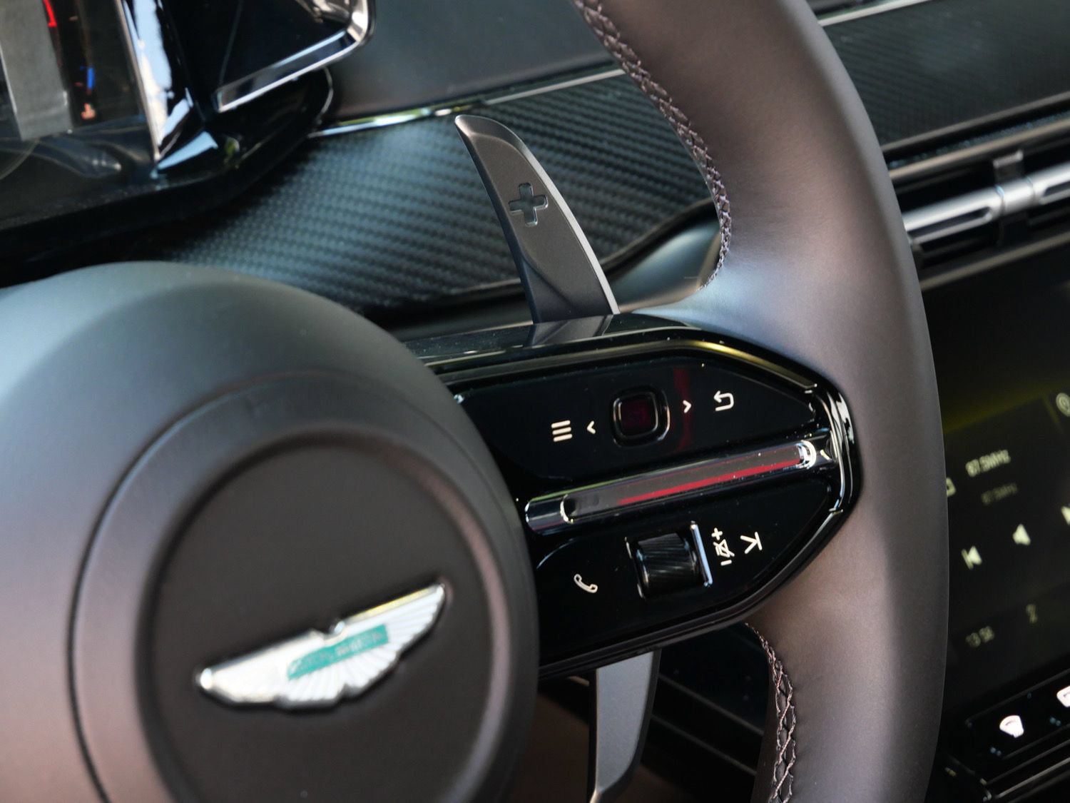 New 2026 Aston Martin V8 Vantage S RWD image 18