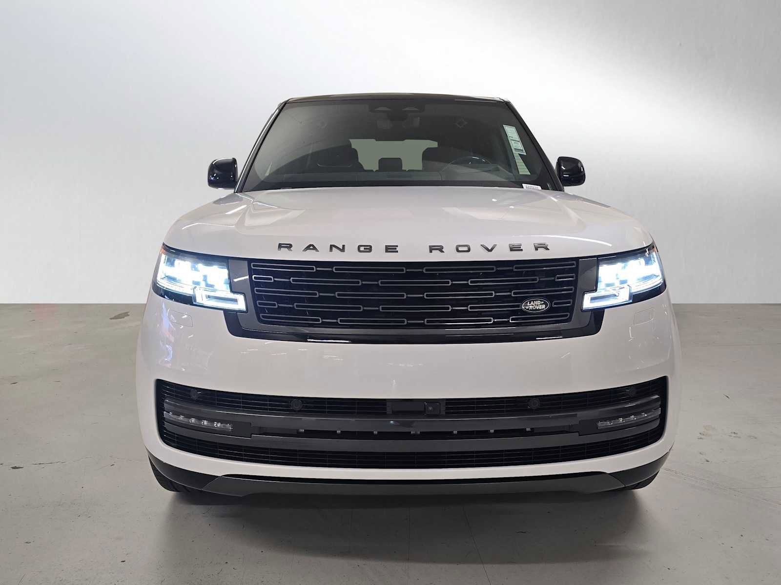 New 2026 Land Rover Range Rover SE image 8