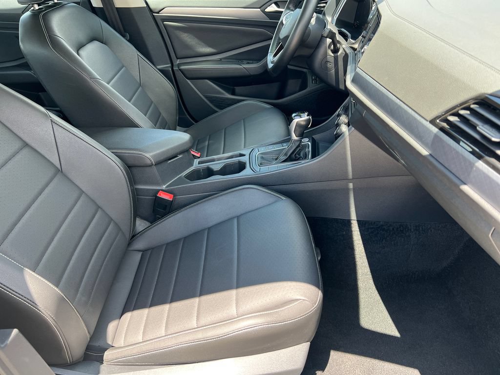 Used 2024 Volkswagen Jetta SE FWD image 7