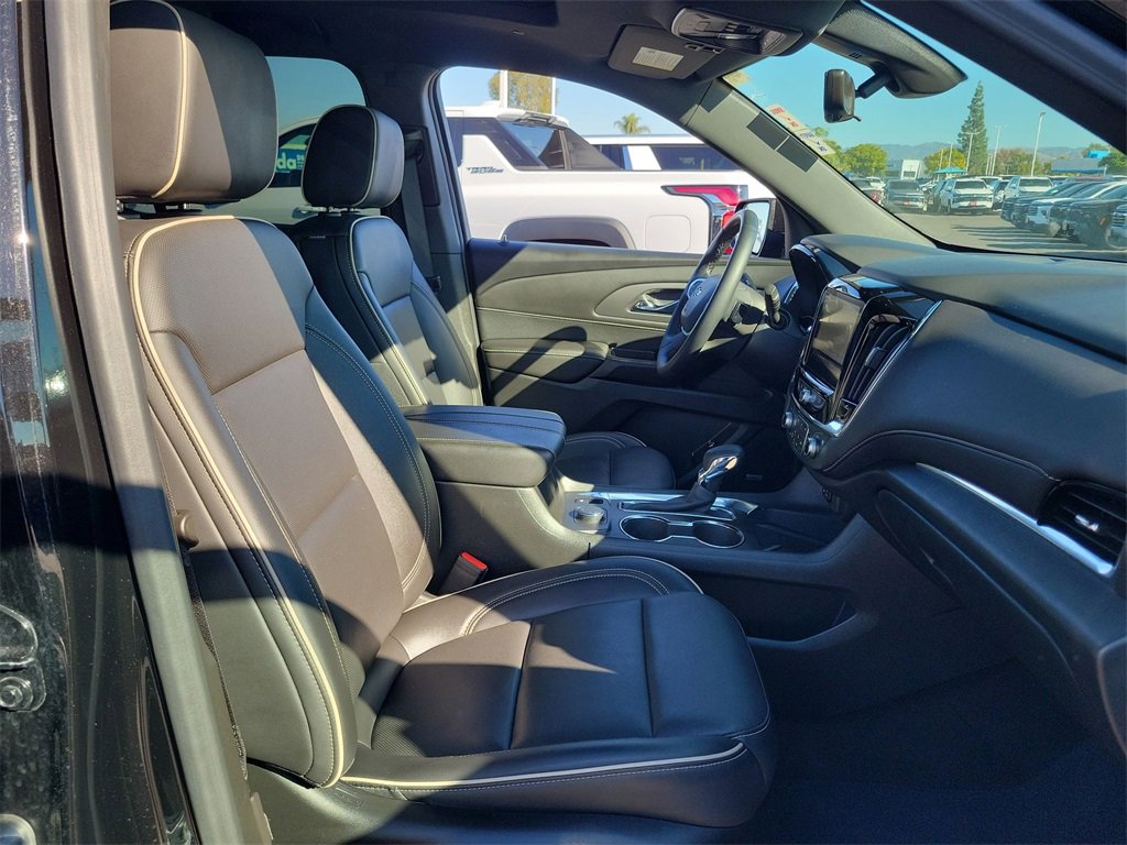 Used 2023 Chevrolet Traverse Premier w/ Redline Edition image 29