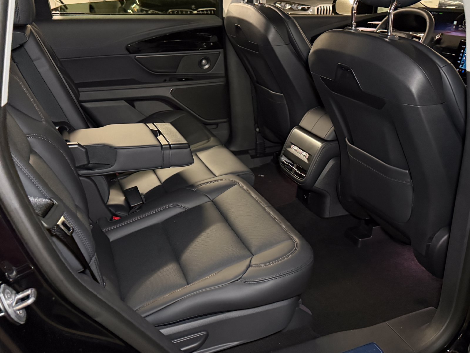 New 2026 Lincoln Nautilus Hybrid AWD/4WD image 15