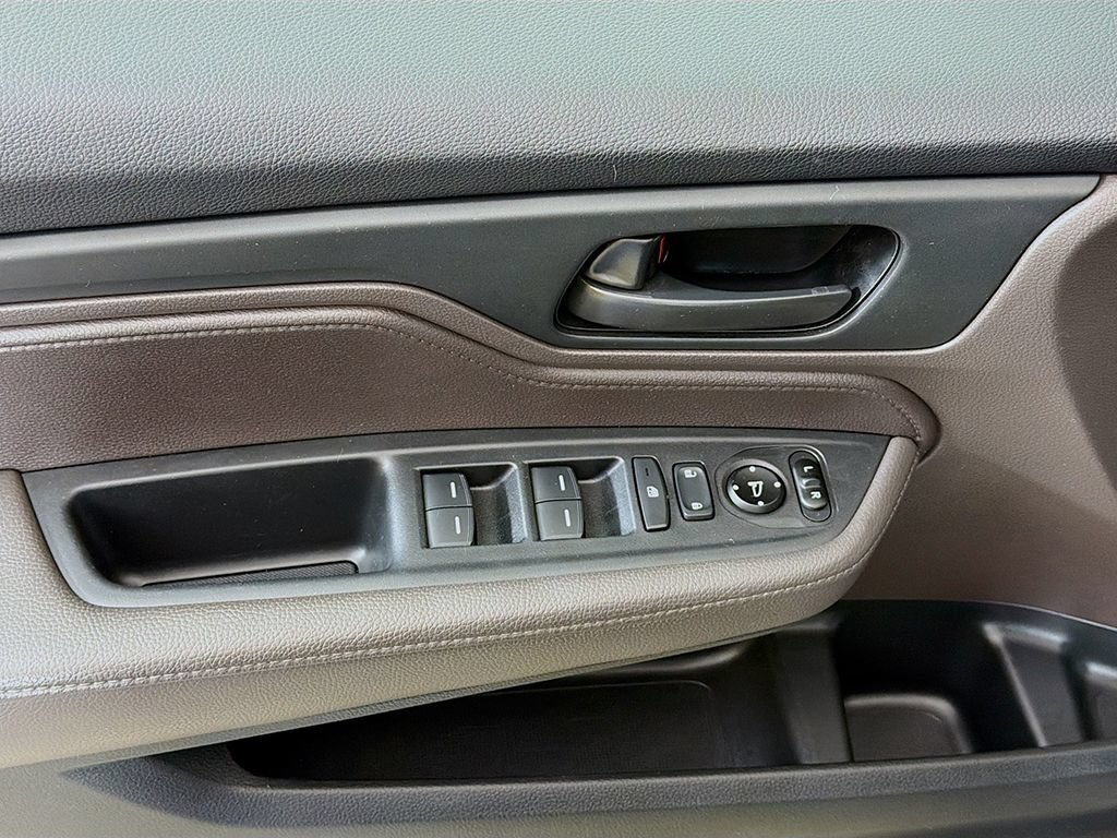 Used 2020 Honda Odyssey EX image 31