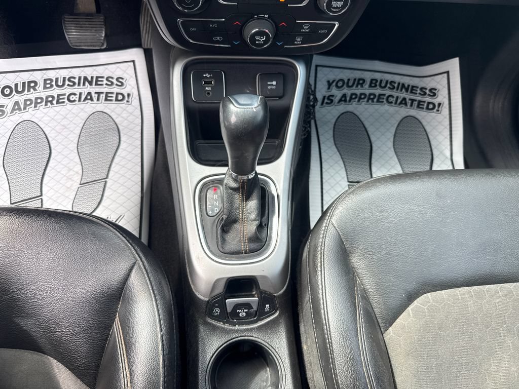 Used 2020 Jeep Compass Latitude w/ Advanced Safety Group FWD image 18