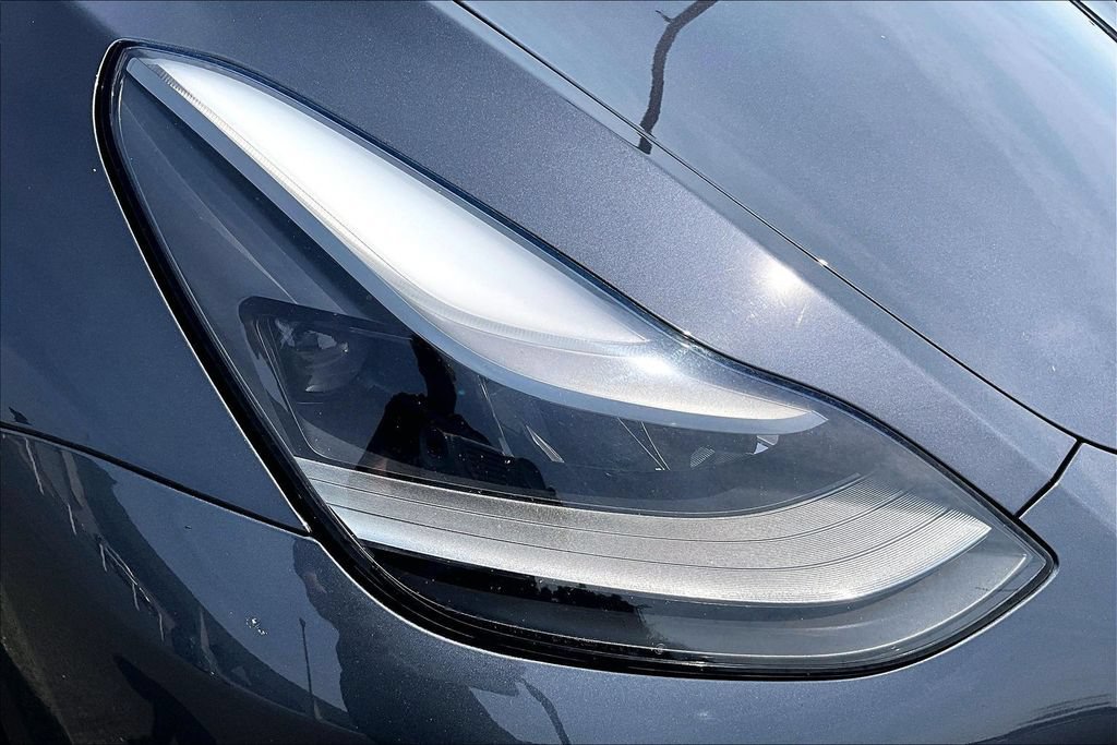 Used 2022 Tesla Model Y Performance AWD/4WD image 29
