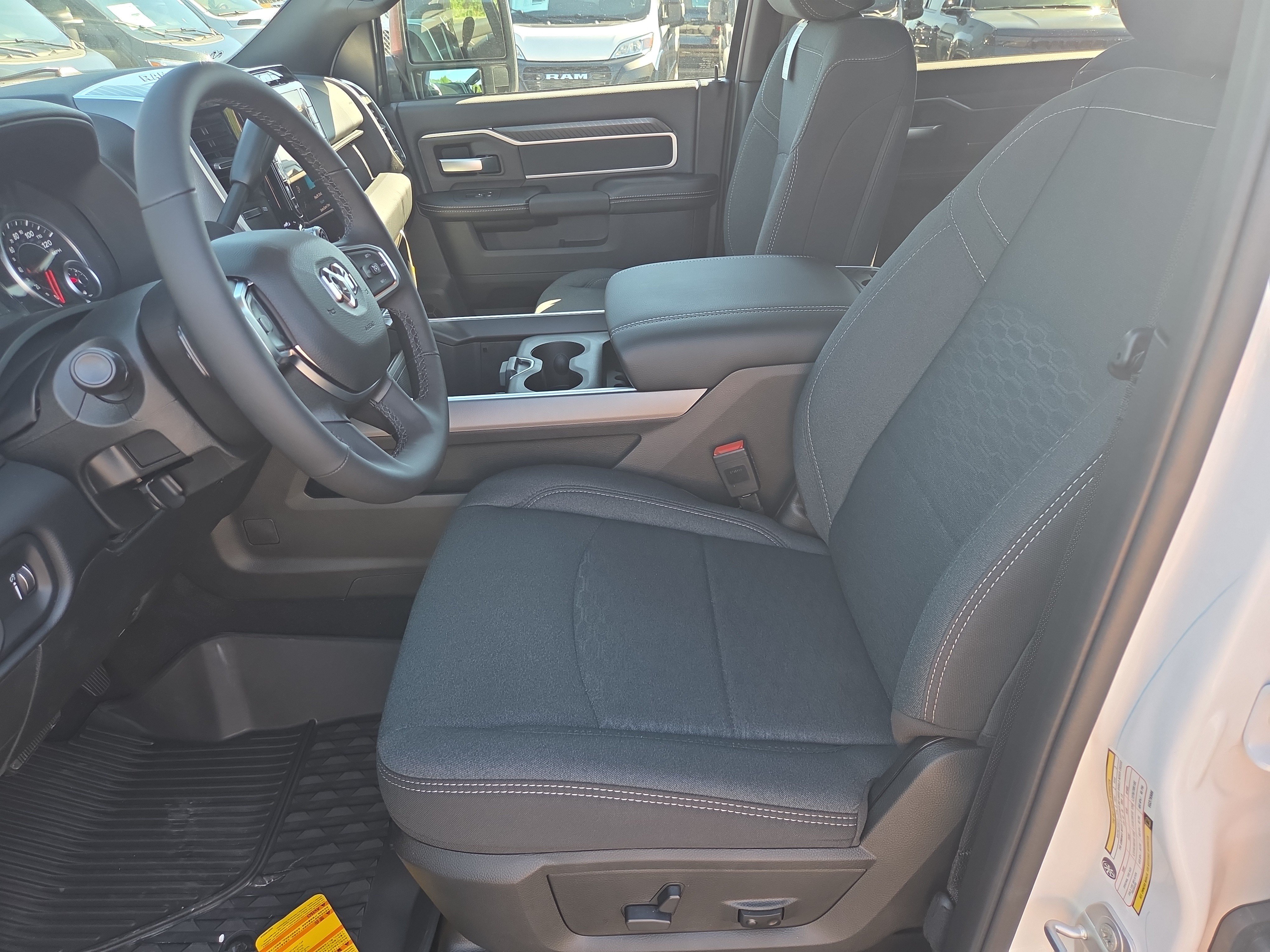 New 2027 RAM 2500 Big Horn AWD/4WD image 4