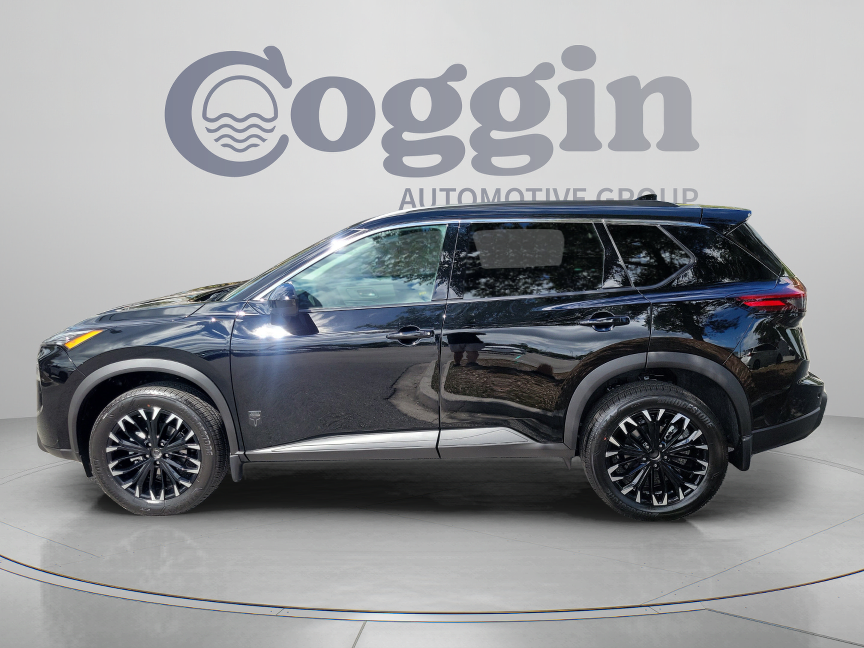 New 2026 Nissan Rogue Dark Armor FWD image 2