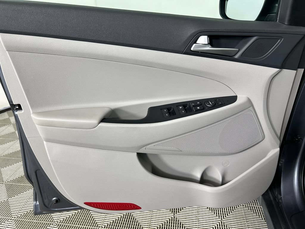 Used 2019 Hyundai Tucson Value FWD image 11