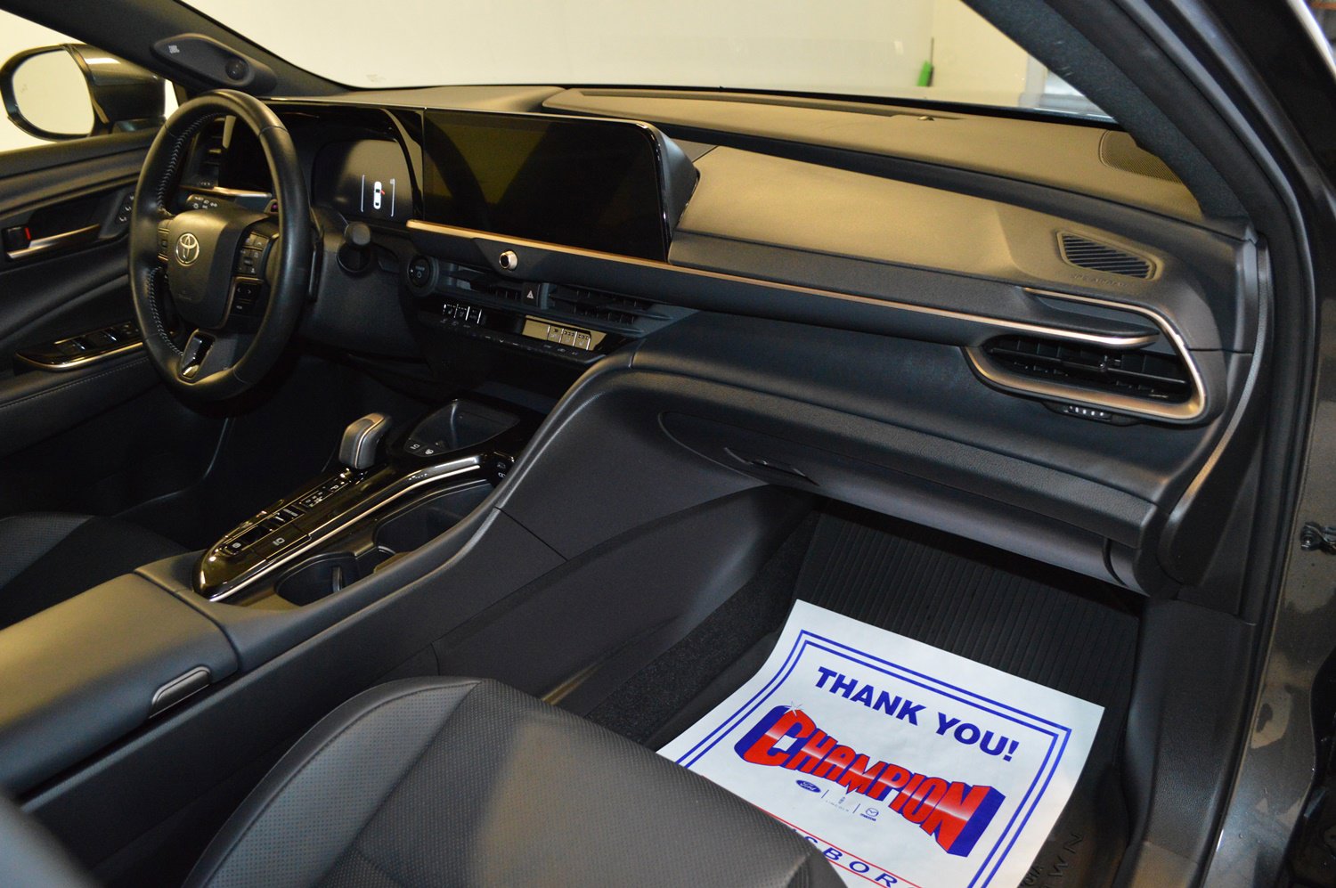 Used 2024 Toyota Crown Platinum image 10
