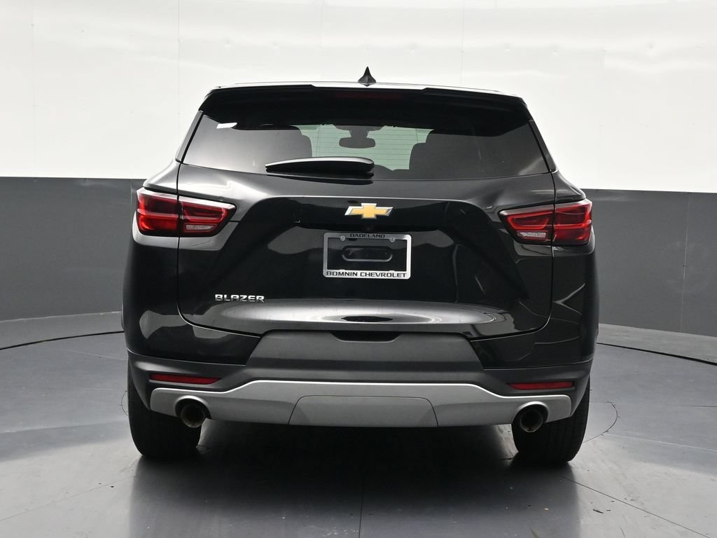 Used 2023 Chevrolet Blazer LT FWD image 4