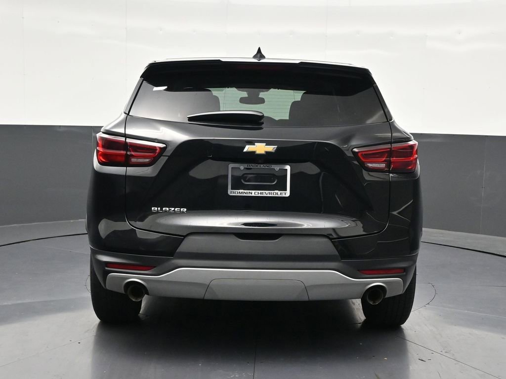 Used 2023 Chevrolet Blazer LT FWD image 4