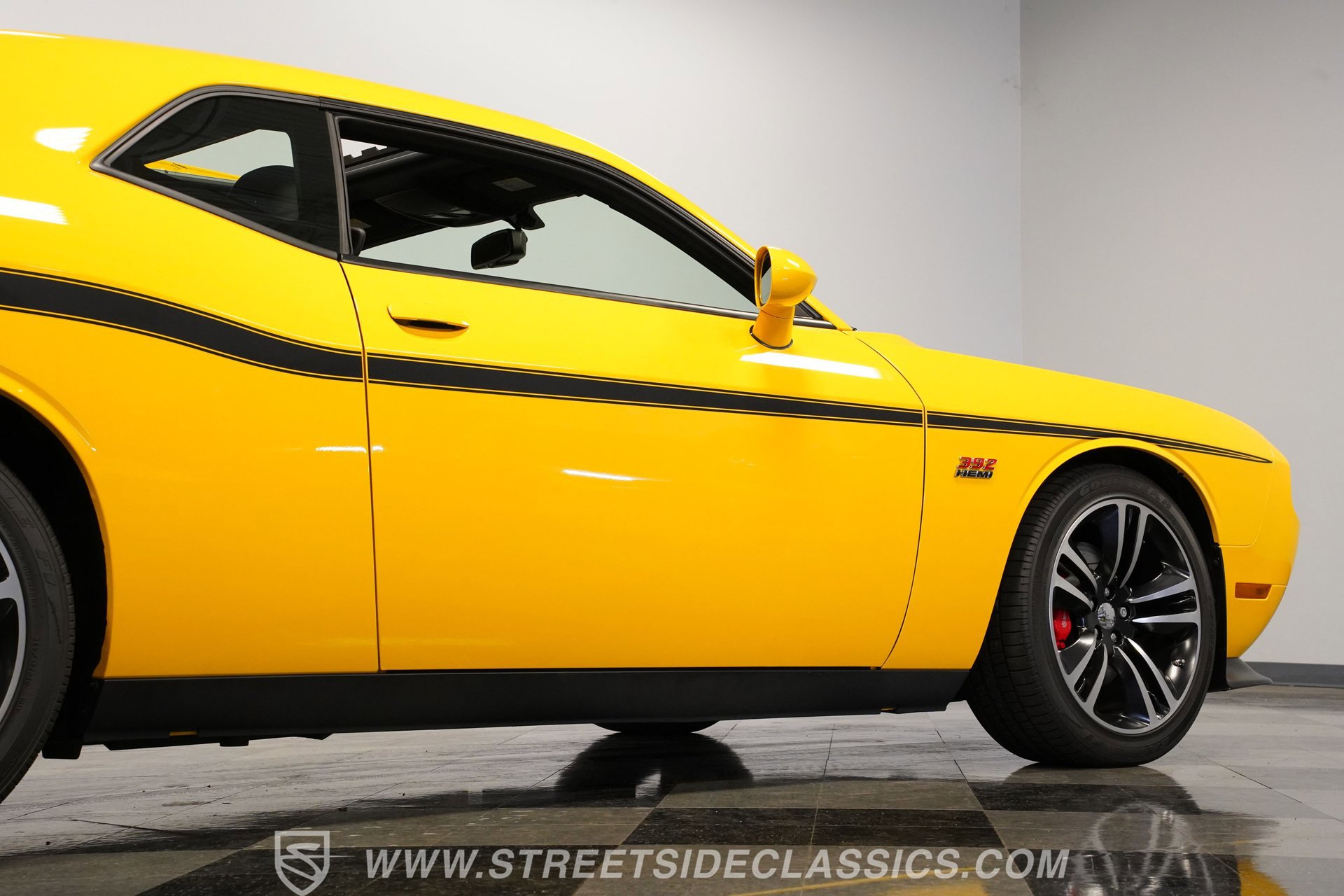 Used 2012 Dodge Challenger SRT8 Yellow Jacket w/ Premium Sound Group RWD image 28