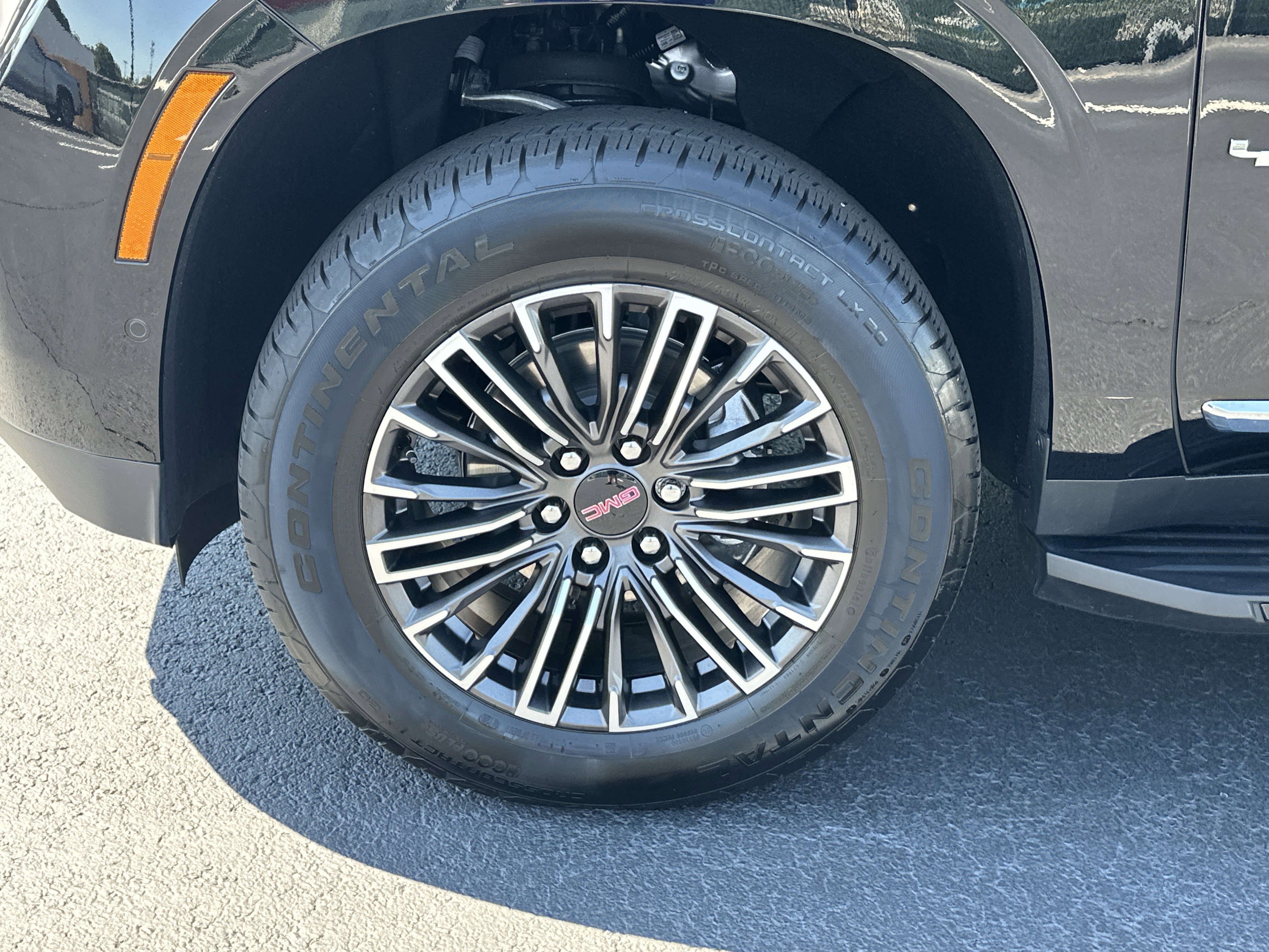 Used 2025 GMC Yukon Elevation w/ Technology Package RWD image 11