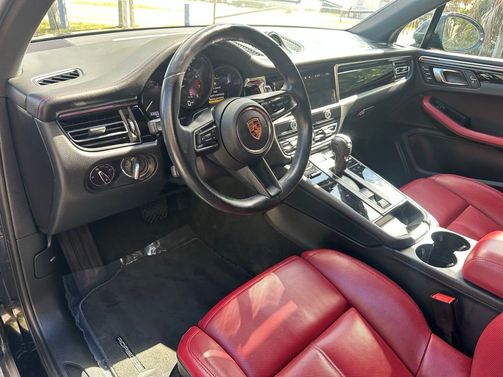 Used 2023 Porsche Macan image 16