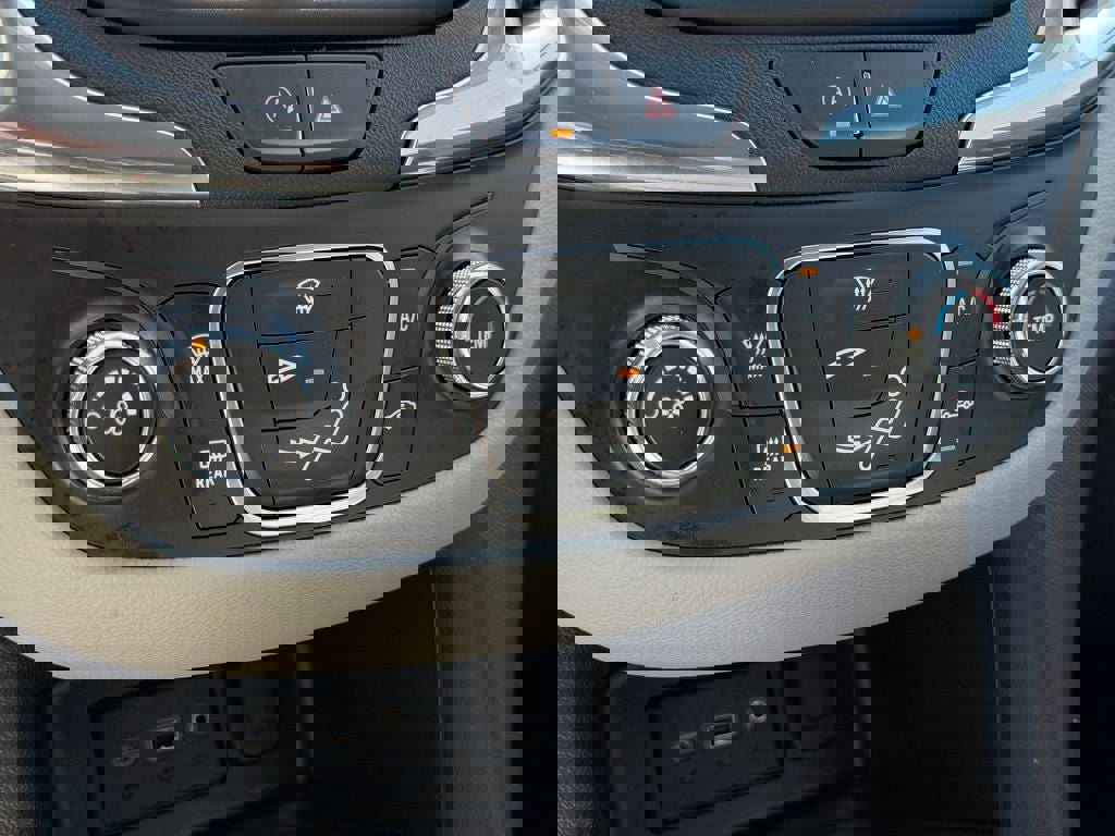 Used 2024 Chevrolet Equinox LS w/ LS Convenience Package image 33