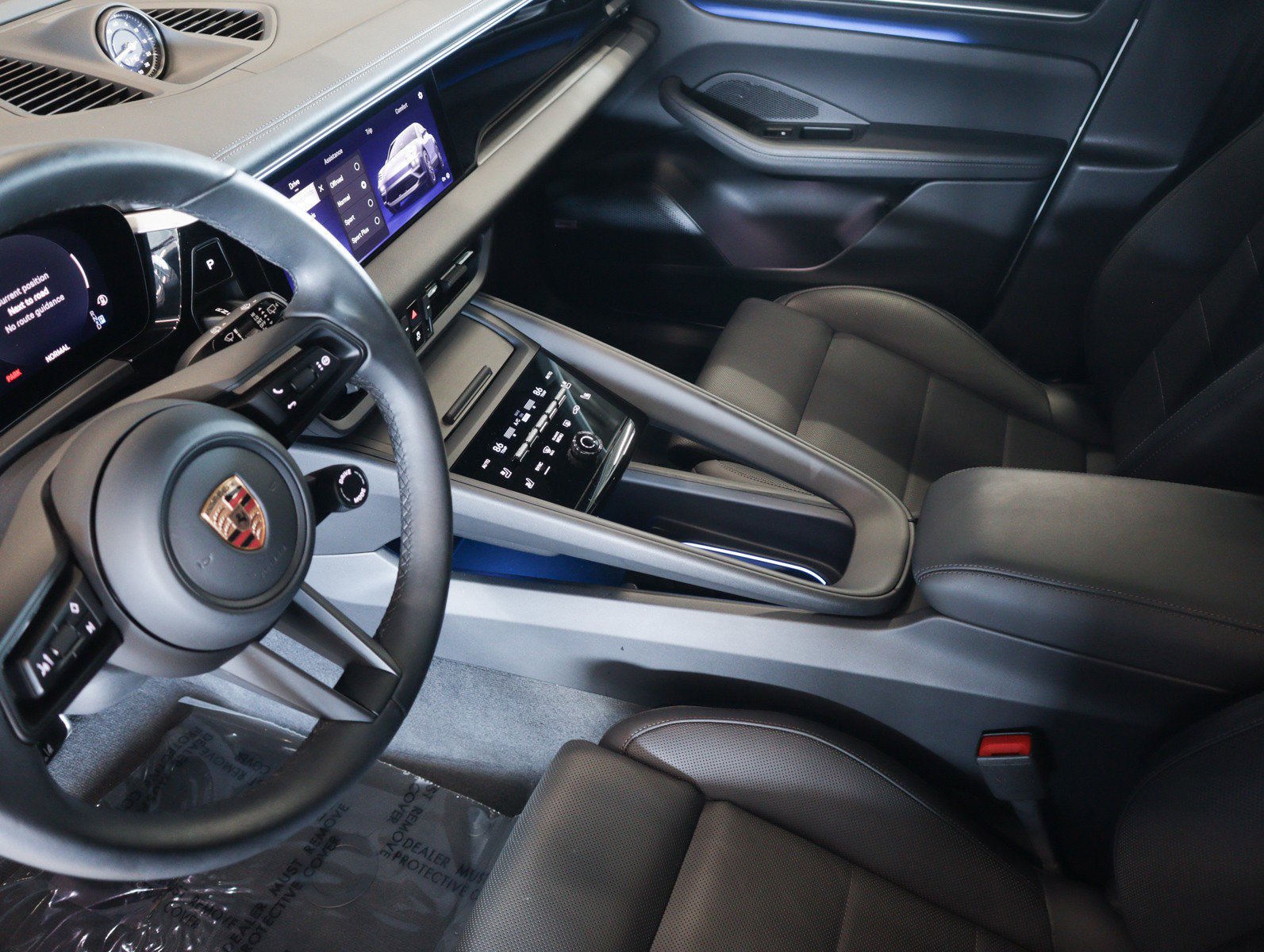 Certified 2025 Porsche Macan 4S Electric image 19