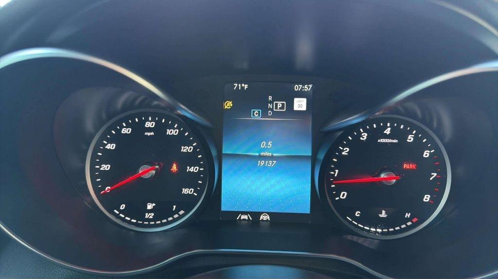 Used 2021 Mercedes-Benz GLC 300 4MATIC image 27
