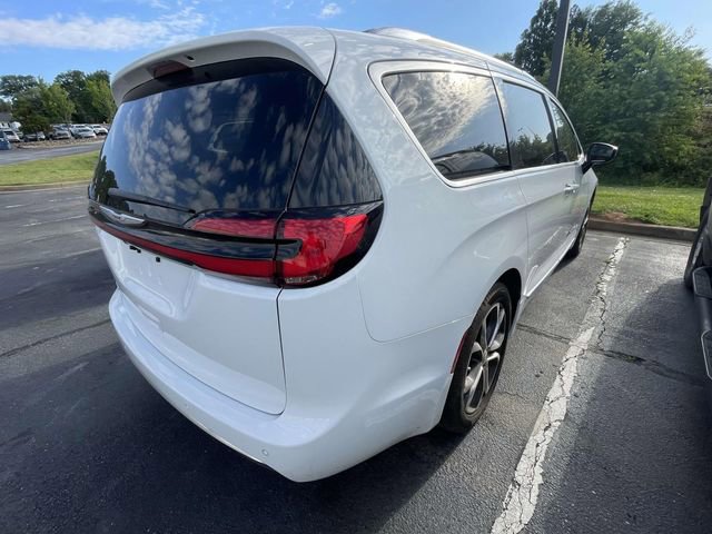 Used 2026 Chrysler Pacifica Pinnacle FWD image 13