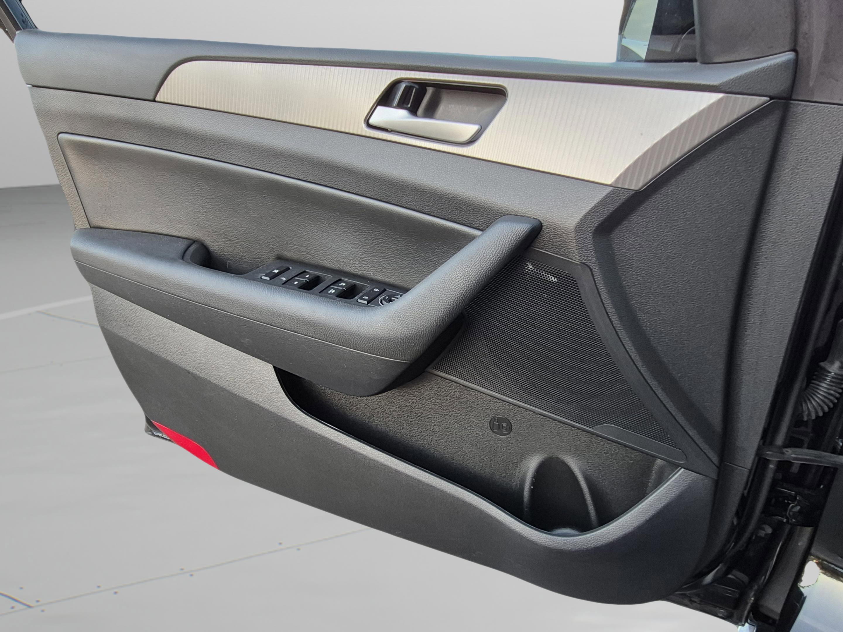 Used 2019 Hyundai Sonata Sport w/ Tech Package 03 FWD image 21