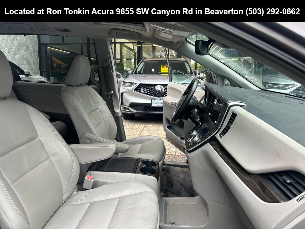 Used 2018 Toyota Sienna XLE AWD/4WD image 15