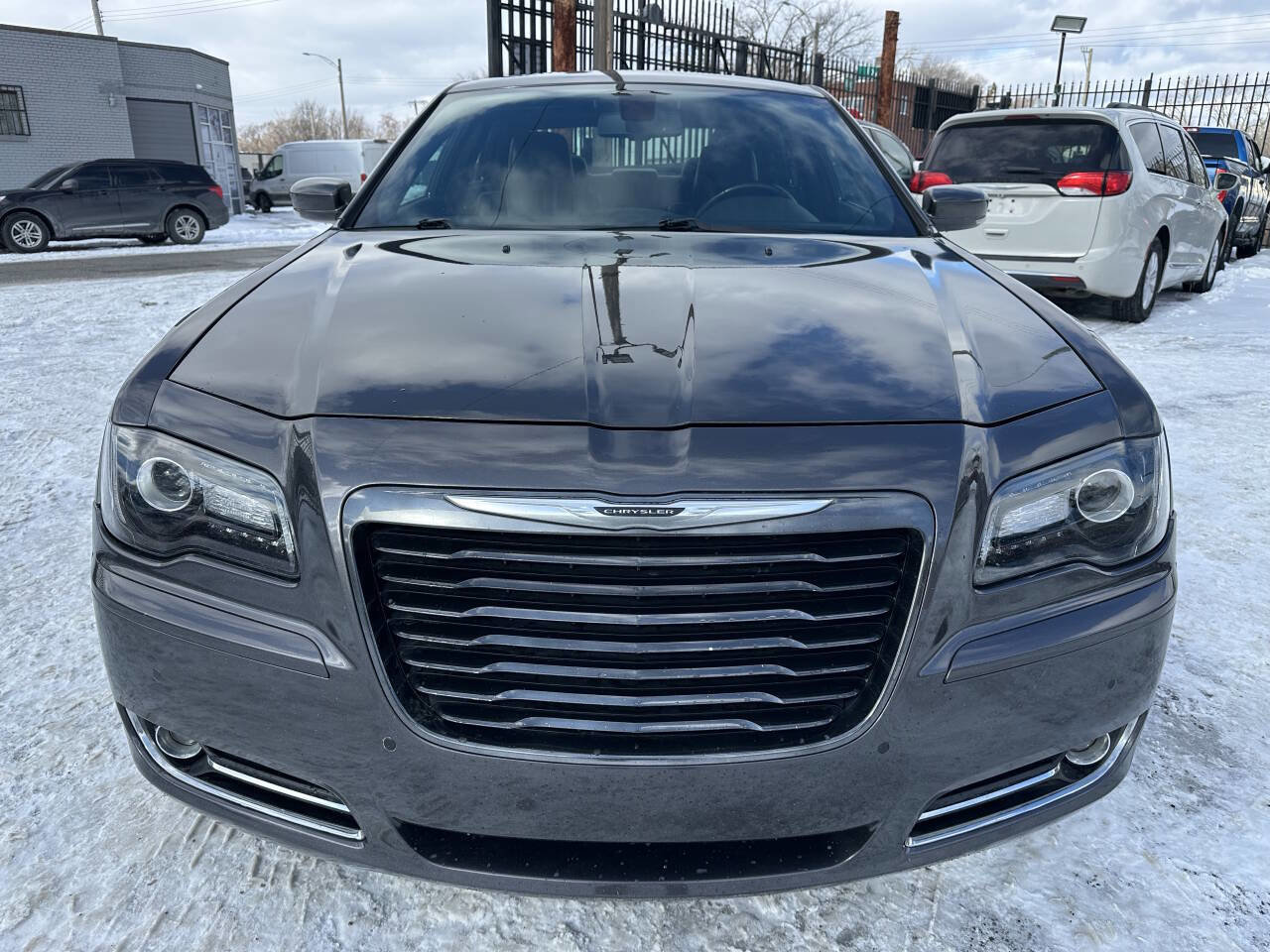 Used 2018 Chrysler 300 S w/ 300S Premium Group image 2