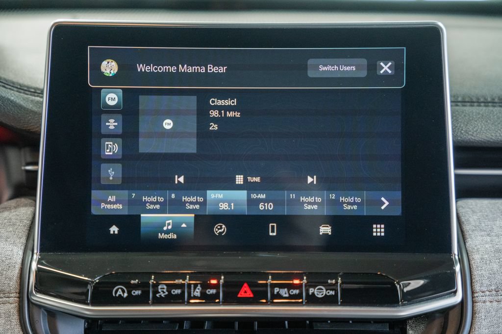 Certified 2023 Jeep Compass Latitude AWD/4WD image 23