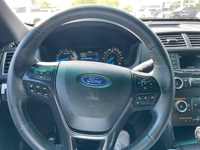 Used 2018 Ford Explorer XLT FWD image 19