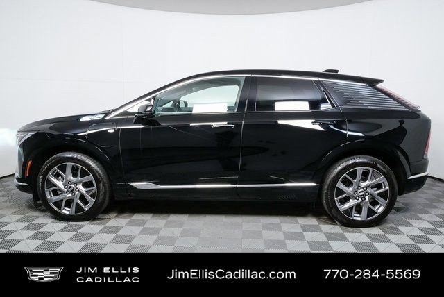 Certified 2025 Cadillac Optiq Luxury 2 w/ LPO, Floor Liner Package image 25