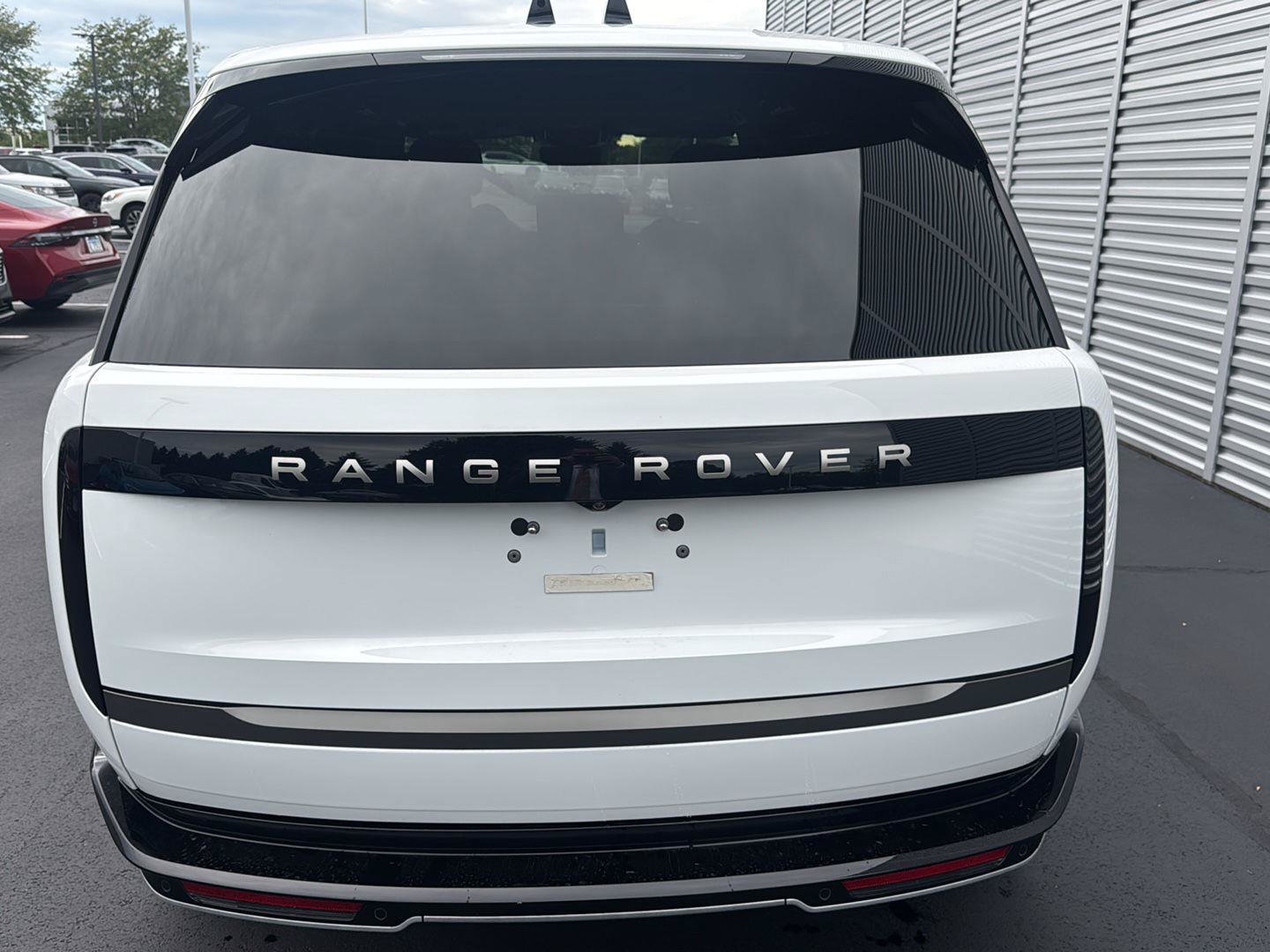 New 2027 Land Rover Range Rover Long Wheelbase SE AWD/4WD image 4