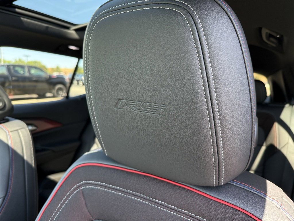 New 2025 Chevrolet Equinox EV RS image 12