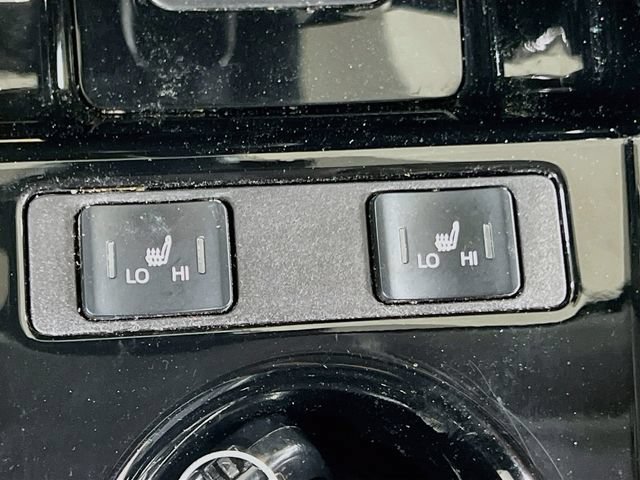 Used 2022 Toyota Prius Prime XLE FWD image 21