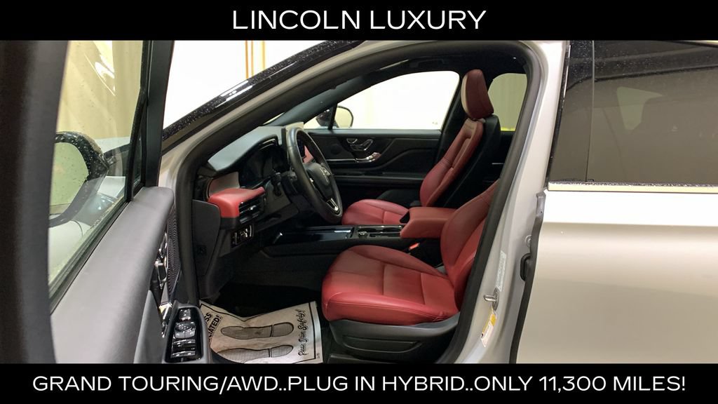 Used 2025 Lincoln Corsair Grand Touring w/ Towing Package AWD/4WD image 29