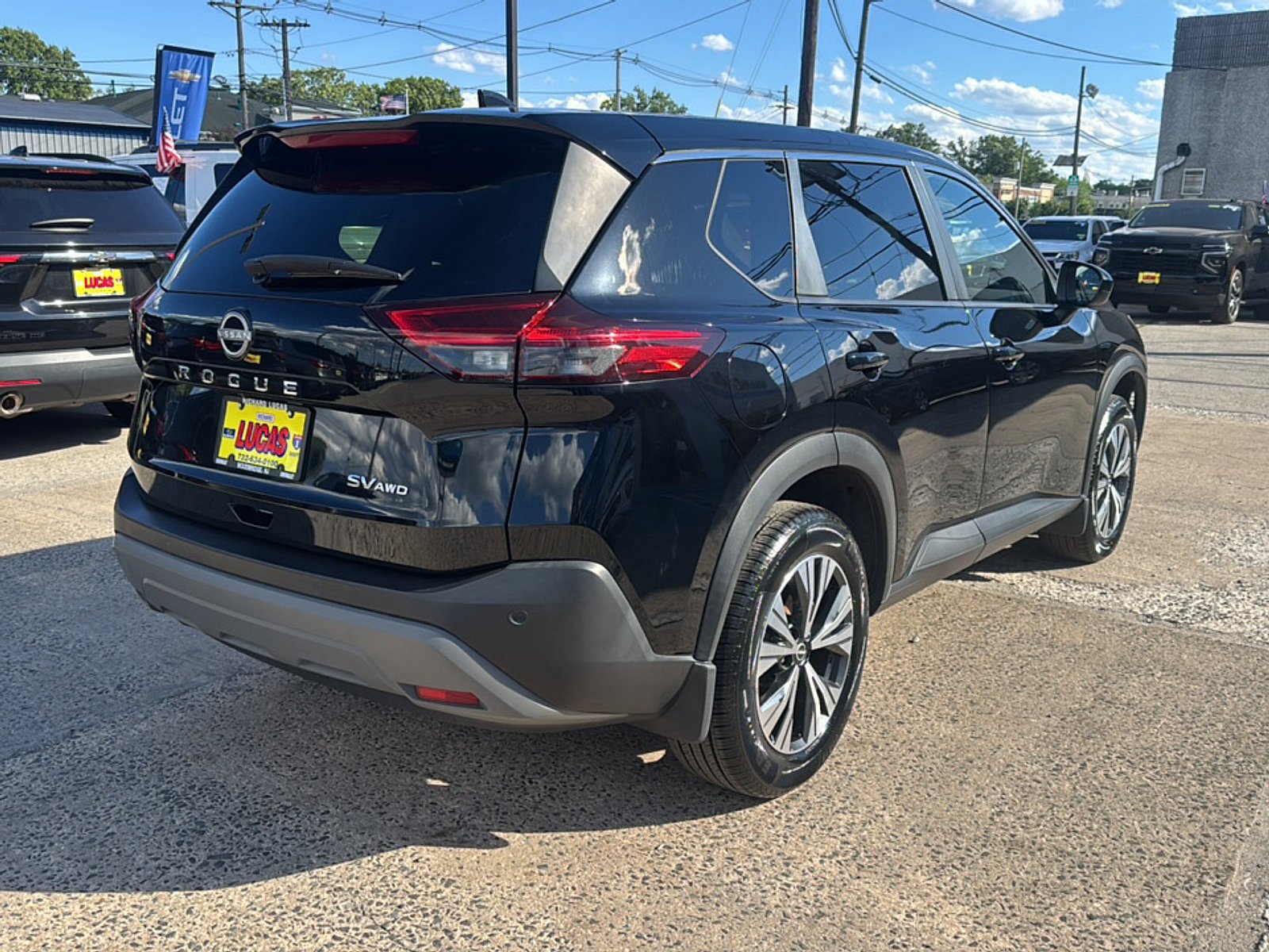 Used 2023 Nissan Rogue SV AWD/4WD image 5