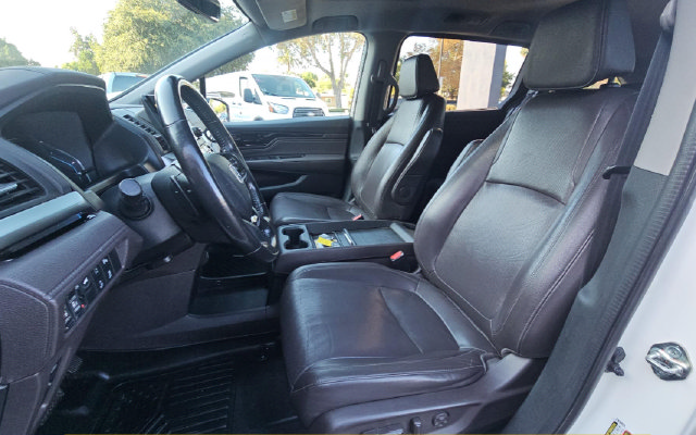 Used 2018 Honda Odyssey Elite image 16