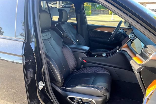 Used 2024 Jeep Grand Cherokee Summit AWD/4WD image 7