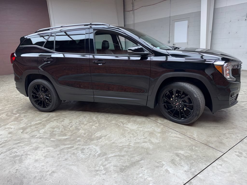 Used 2023 GMC Terrain SLT w/ Elevation Edition AWD/4WD image 6
