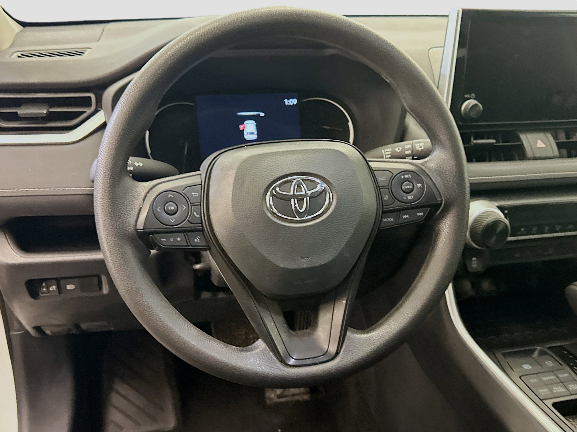 Used 2025 Toyota RAV4 LE image 18